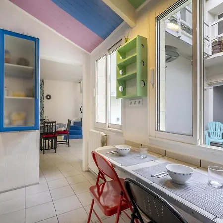 Les Volets Bleus T3 De 80 M2 Patio Privatif 아파트 *